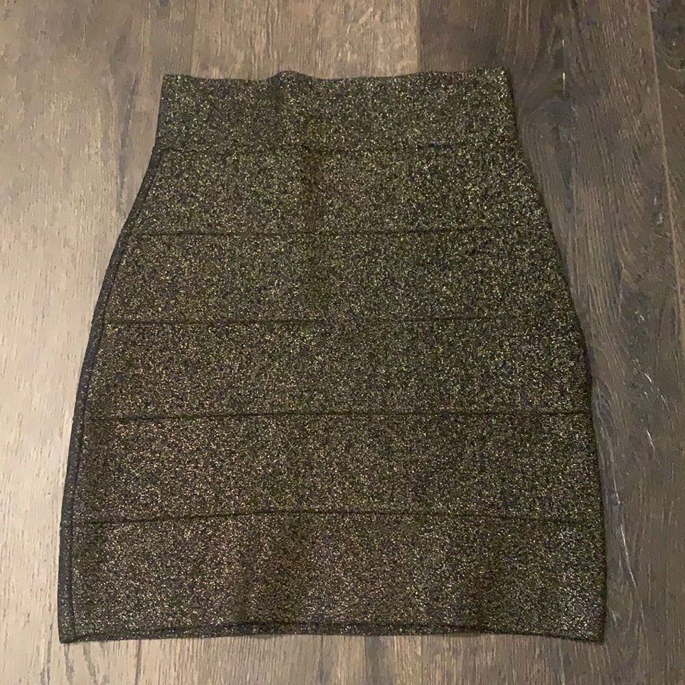 BCBG Maxazria Black and Gold bandage skirt